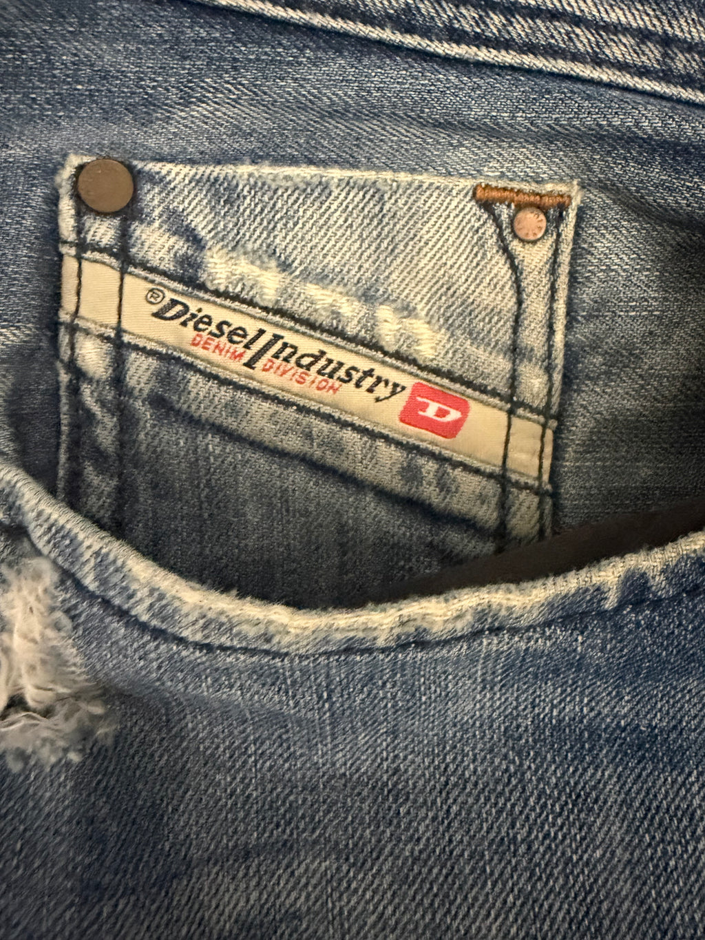 Diesel Larkee Regular-Straight Distressed Jeans 34x30