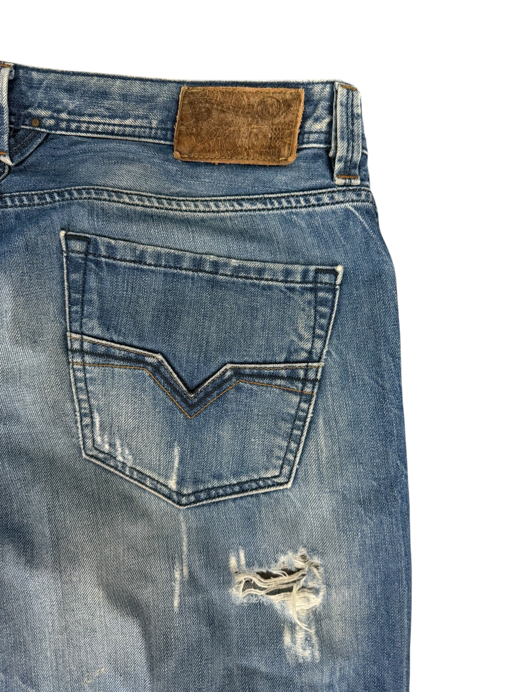 Diesel Larkee Regular-Straight Distressed Jeans 34x30