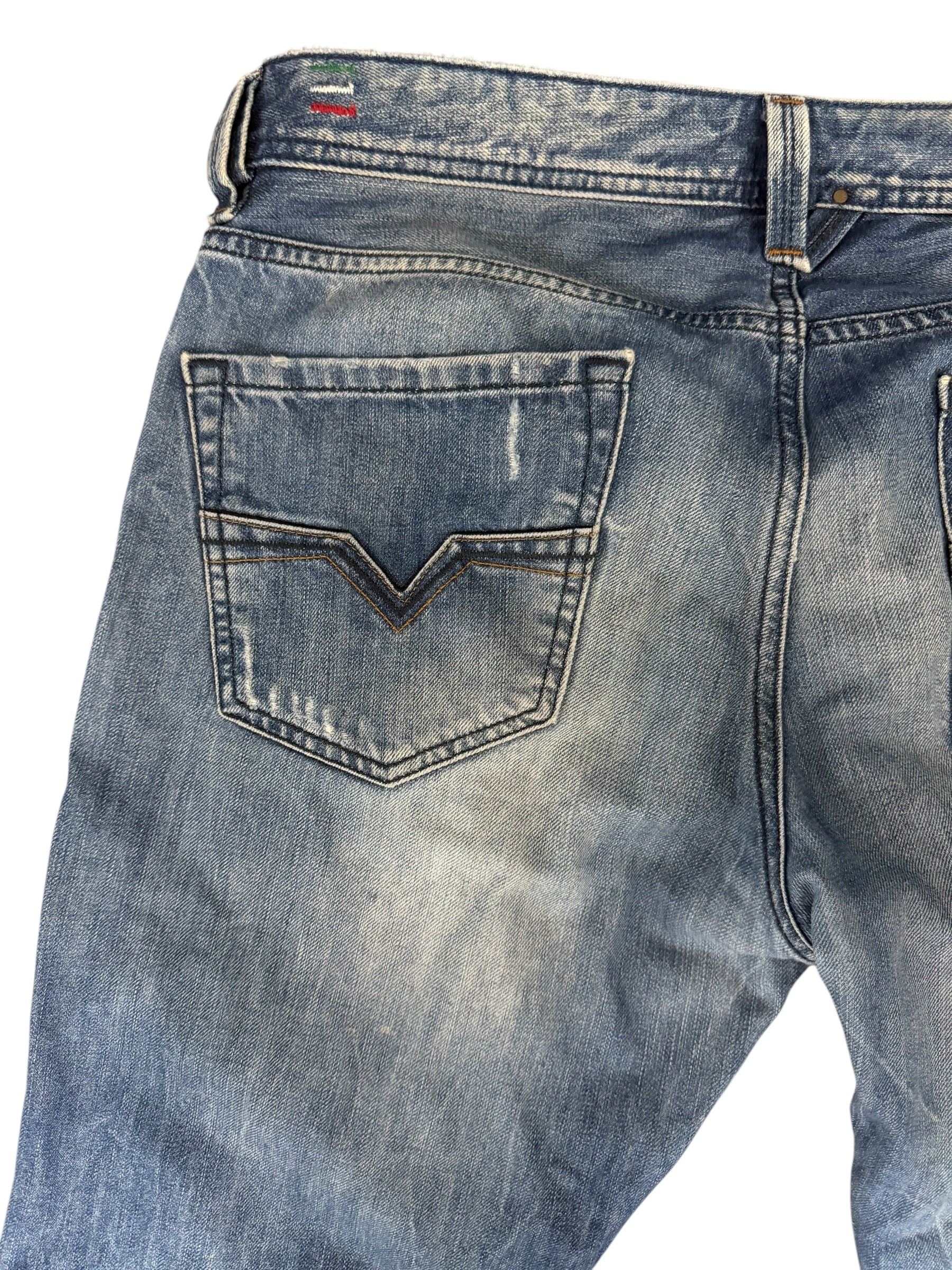 Diesel Larkee Regular-Straight Distressed Jeans 34x30