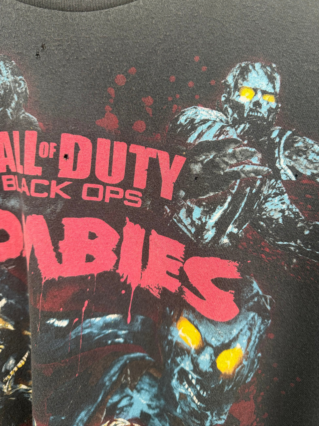 Vintage 2011 COD Zombies Graphic T-Shirt