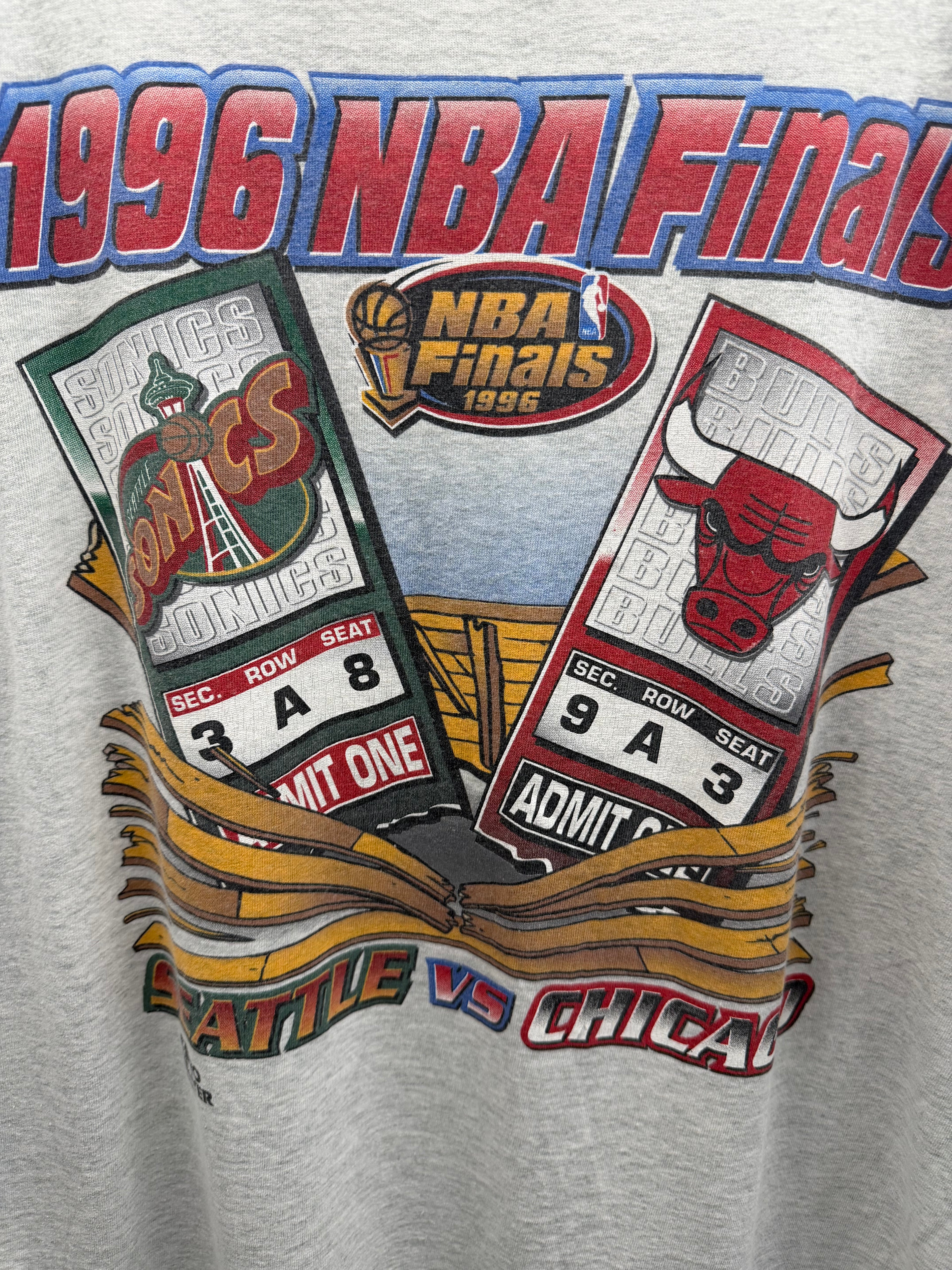Vintage 1996 NBA Finals Seattle SuperSonics vs Chicago bulls Graphic T-Shirt